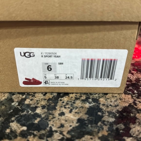 UGG Sport Yeah Sandal - Picture 5 of 6